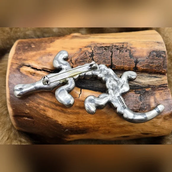 🐊 Scooter Silver Tone Brooch Alligator or Crocodile Metal 4" X 2.5" - Picture 2 of 3